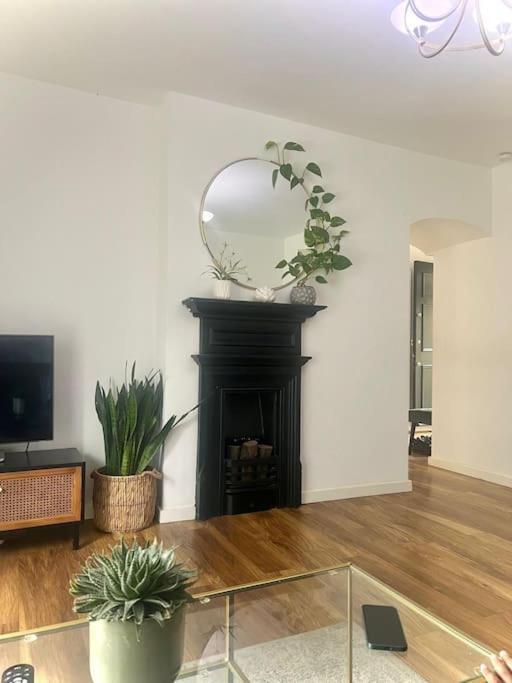 Beautiful 1 Bedroom House With Garden *