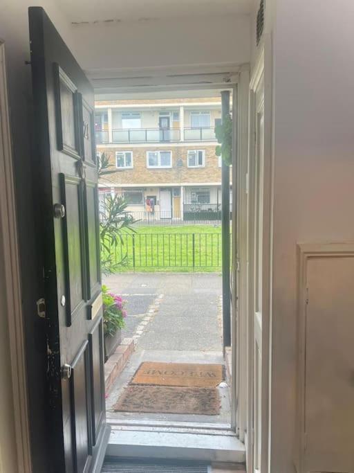 Beautiful 1 Bedroom House With Garden * Londra