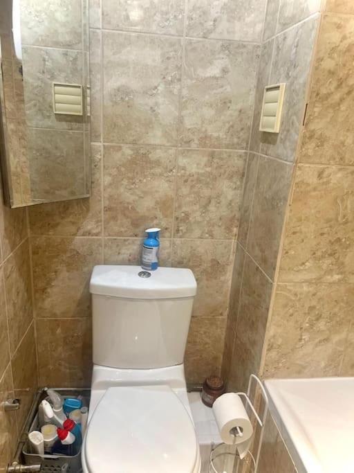 Beautiful 1 Bedroom House With Garden *