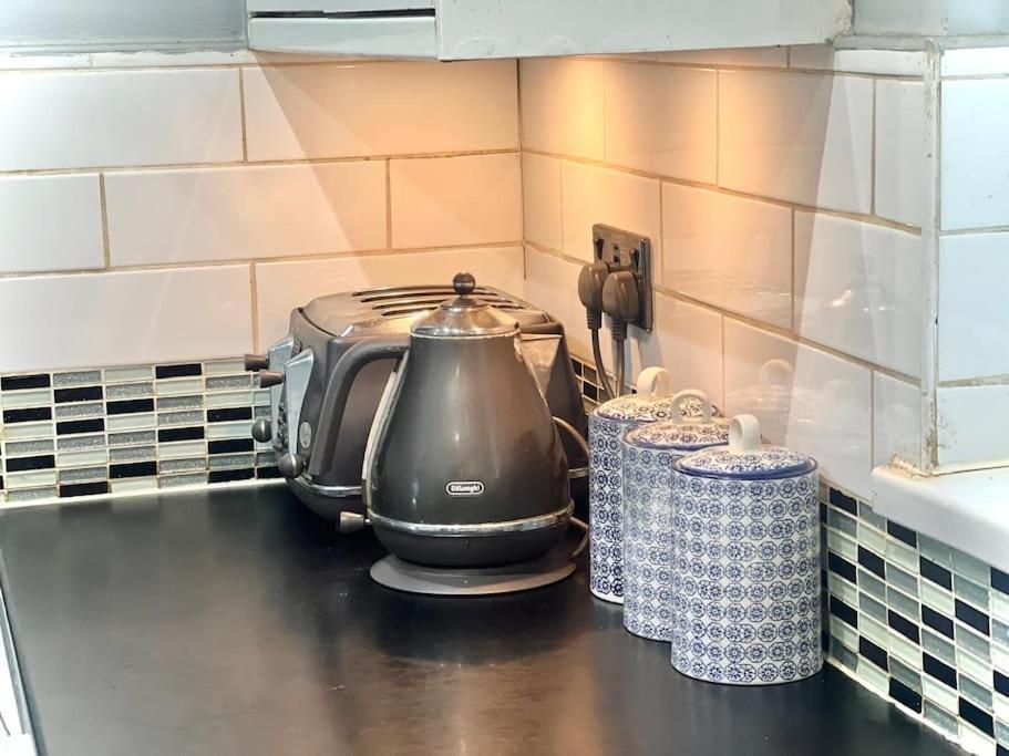 Beautiful 1 Bedroom House With Garden * Londra